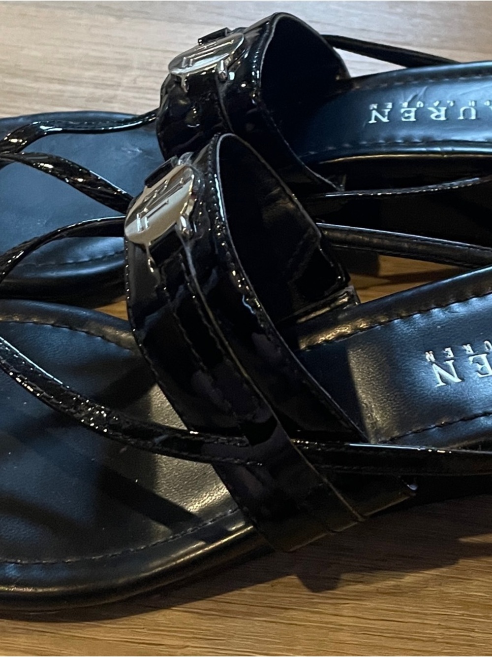 Lauren Ralph Lauren Black Patent Thong Sandals with RL Medallion - Picture 4 of 6